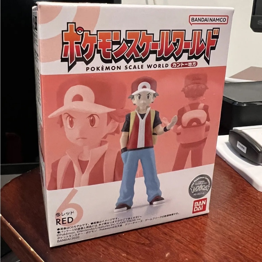 pokemon world scale figure Red